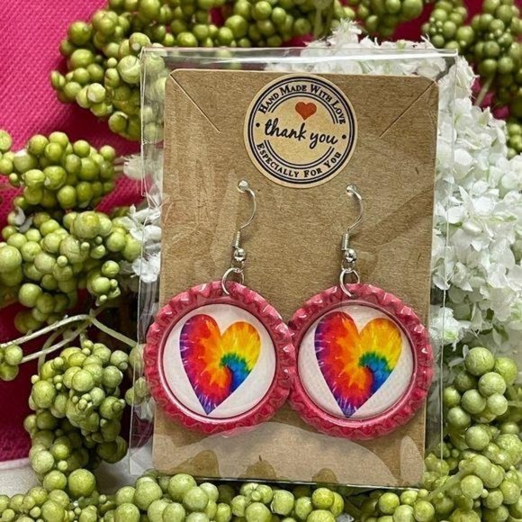 Rainbow Psychedelic Heart Bottle Cap Retro 60's Dangle Fish-hook Earrings - Picture 1 of 4